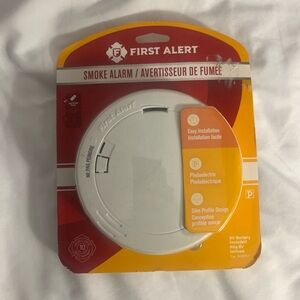 First Alert 10-Year Battery-operated (Battery Back-up) Photoelectric Smoke NEW
